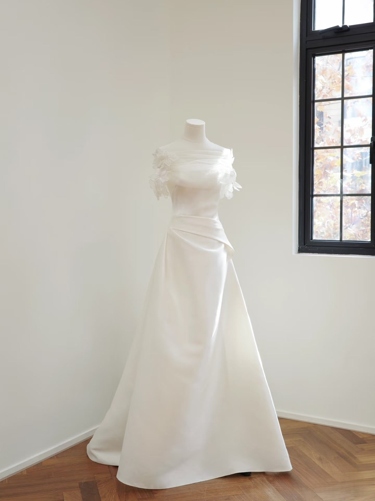 Unique A line Strapless Satin White Wedding Dresses Brides Dress