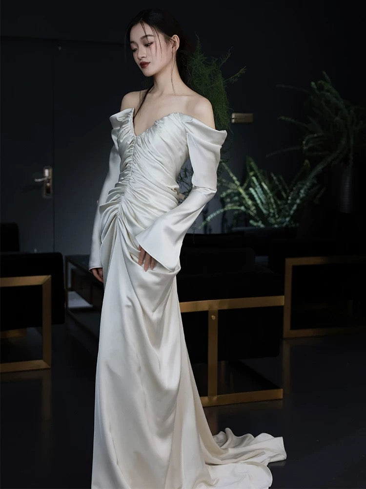 Unique Mermaid Off The Shoulder Pleats Long Sleeves Satin Wedding Dresses