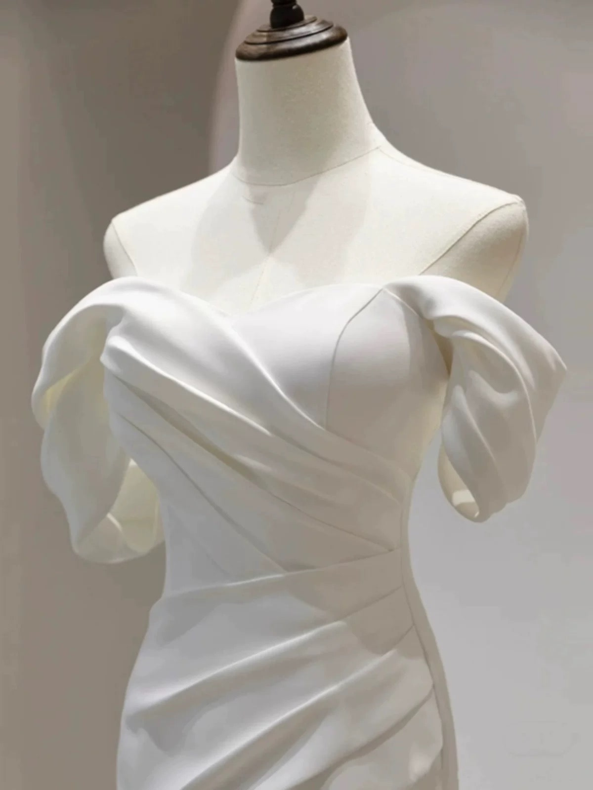 Unique Mermaid Off The Shoulder Pleats Satin Short Sleeves Wedding Dresses Brides Dress