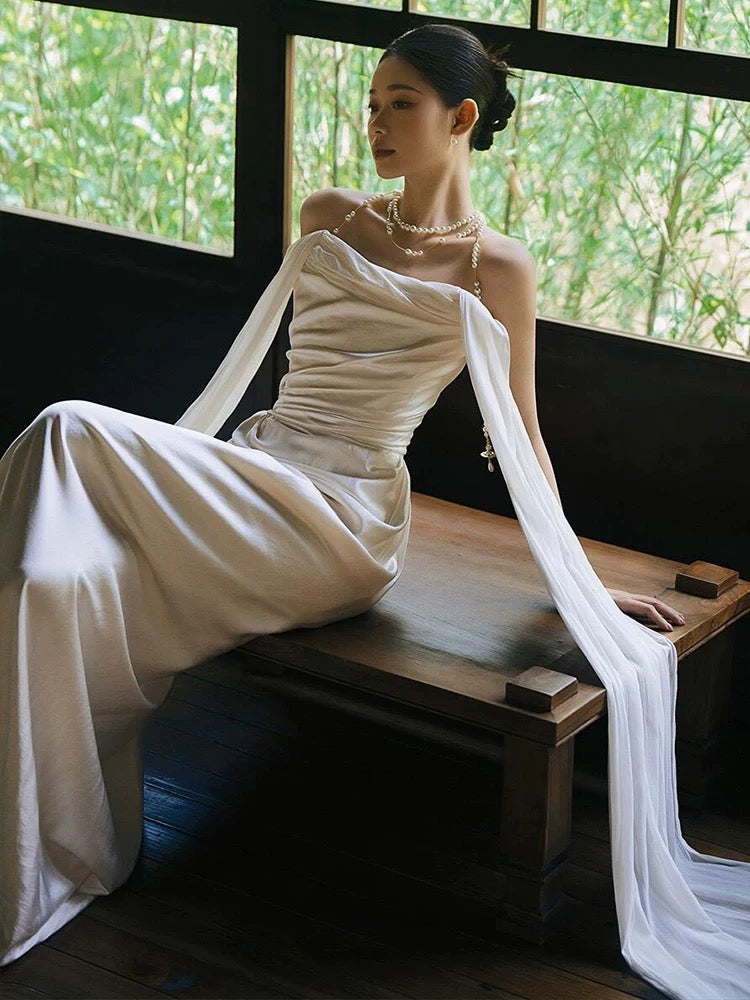 Unique Mermaid Strapless Satin Pleats White Ruffles Wedding Dresses