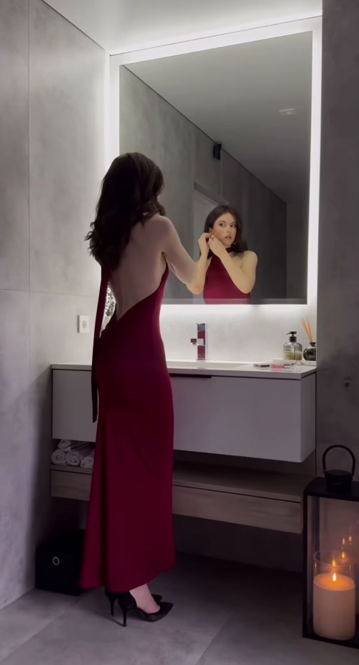 Sexy Mermaid Halter Satin Burgundy Prom Dresses Long Party Dress