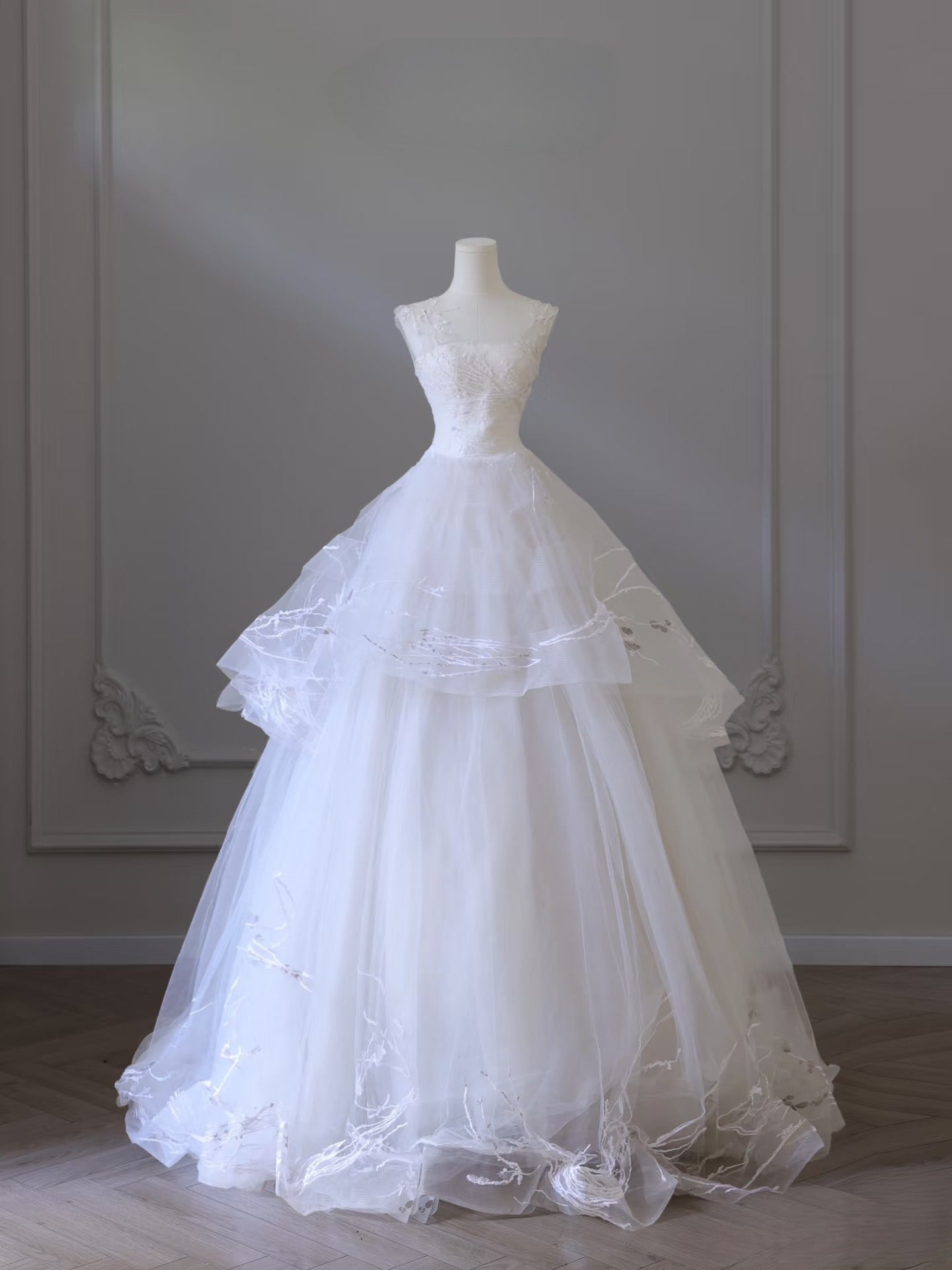 Timeless Ball Gown Strapless Tulle White Wedding Dresses Brides Dress