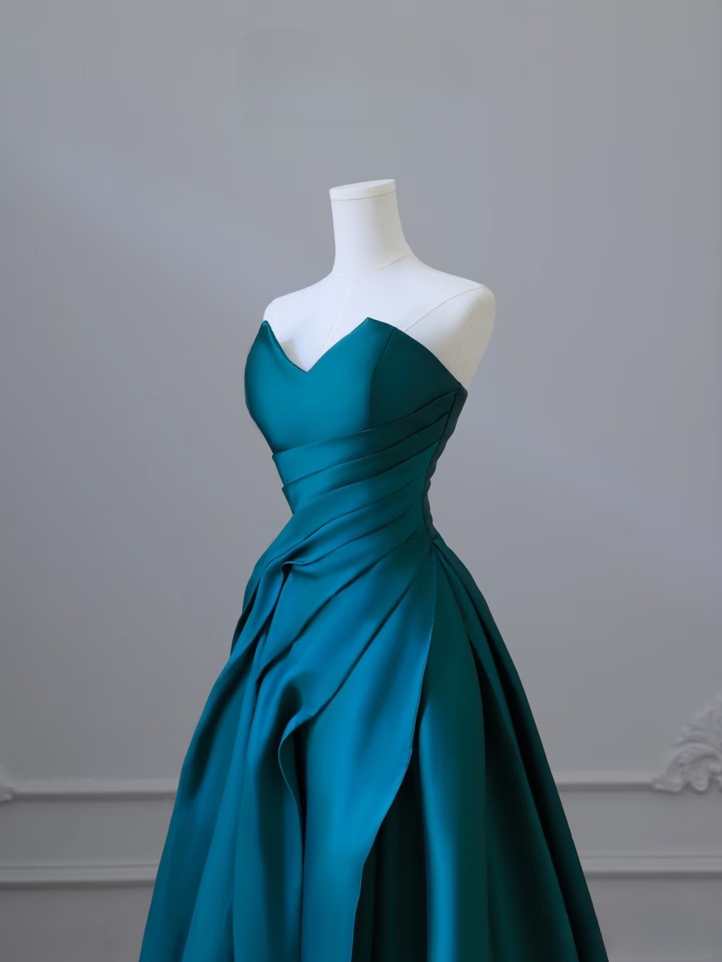 Pretty Ball Gown Sweetheart Satin Ruffles Long Prom Dresses Party Dress