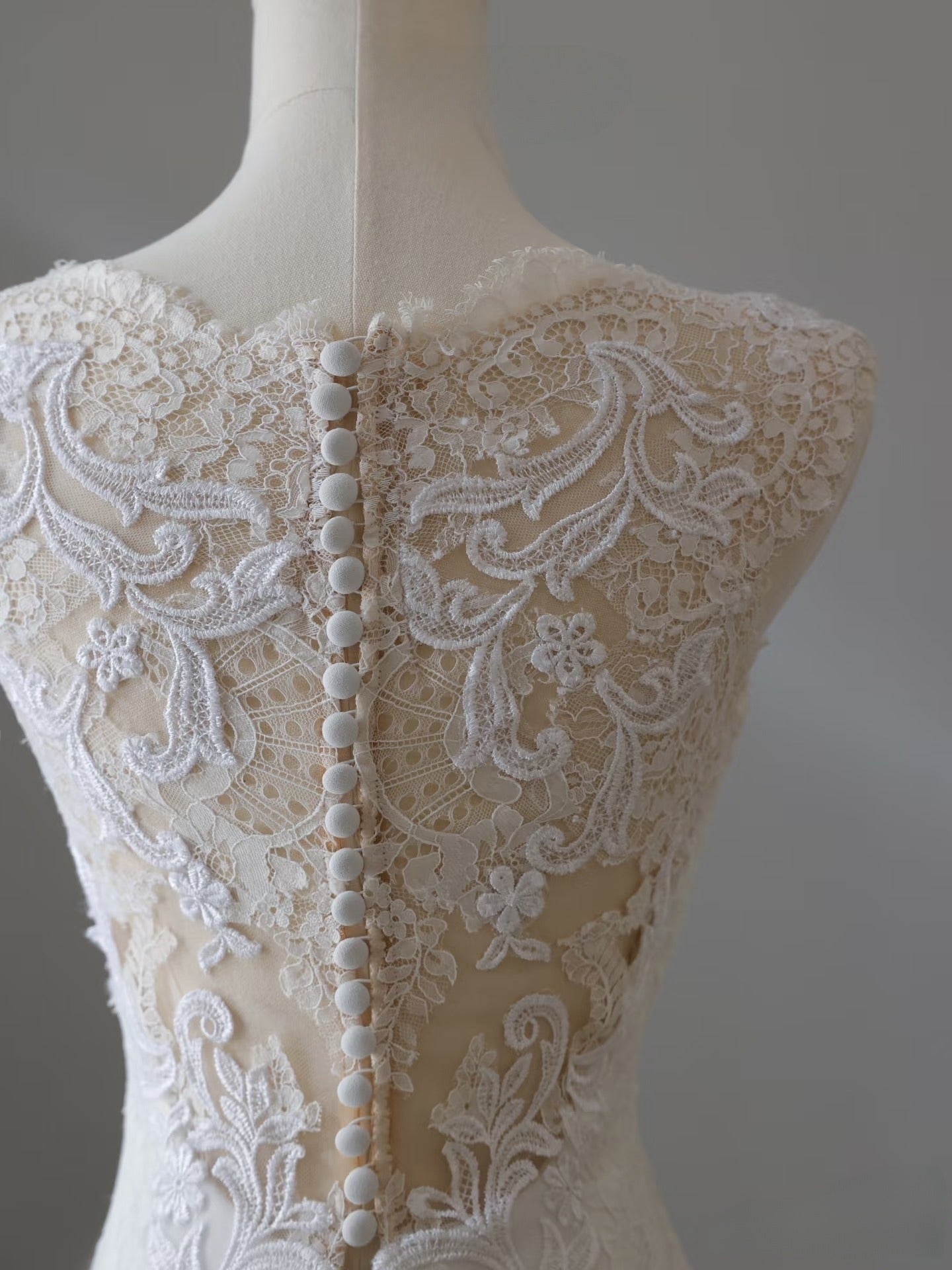 Timeless Mermaid V Neckline White Lace Wedding Dresses Bridal Dress