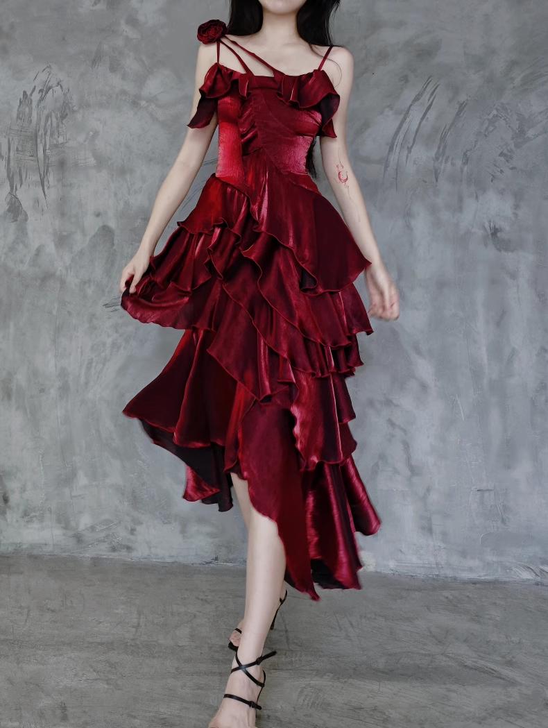 Pretty Irregular Ruffled Spaghetti Straps Burgundy Prom Dresses With Detachable Rose Long Birthday Dress For Women
