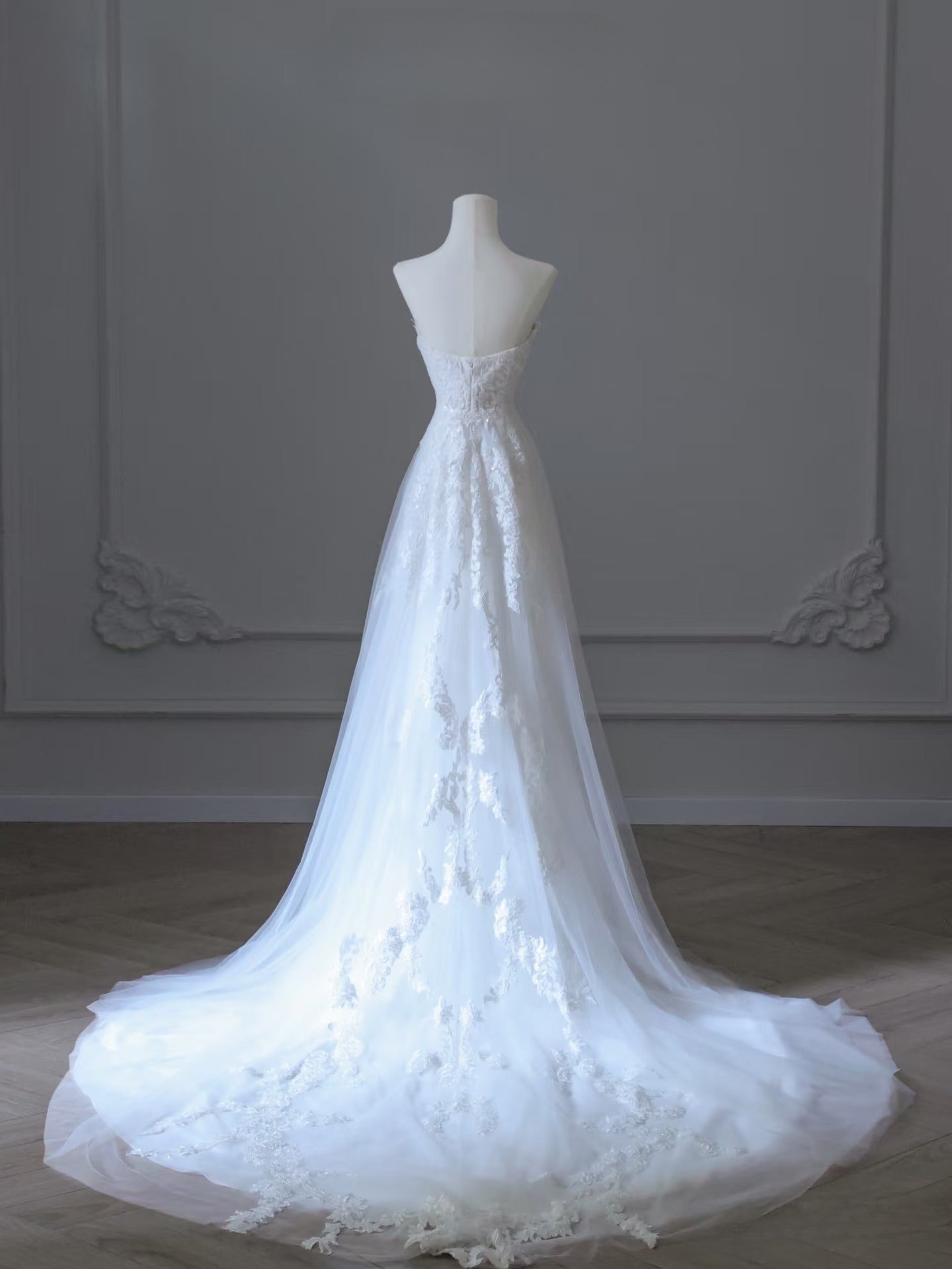 Timeless A line Sweetheart Tulle White Lace Long Wedding Dress Bridal Dresses