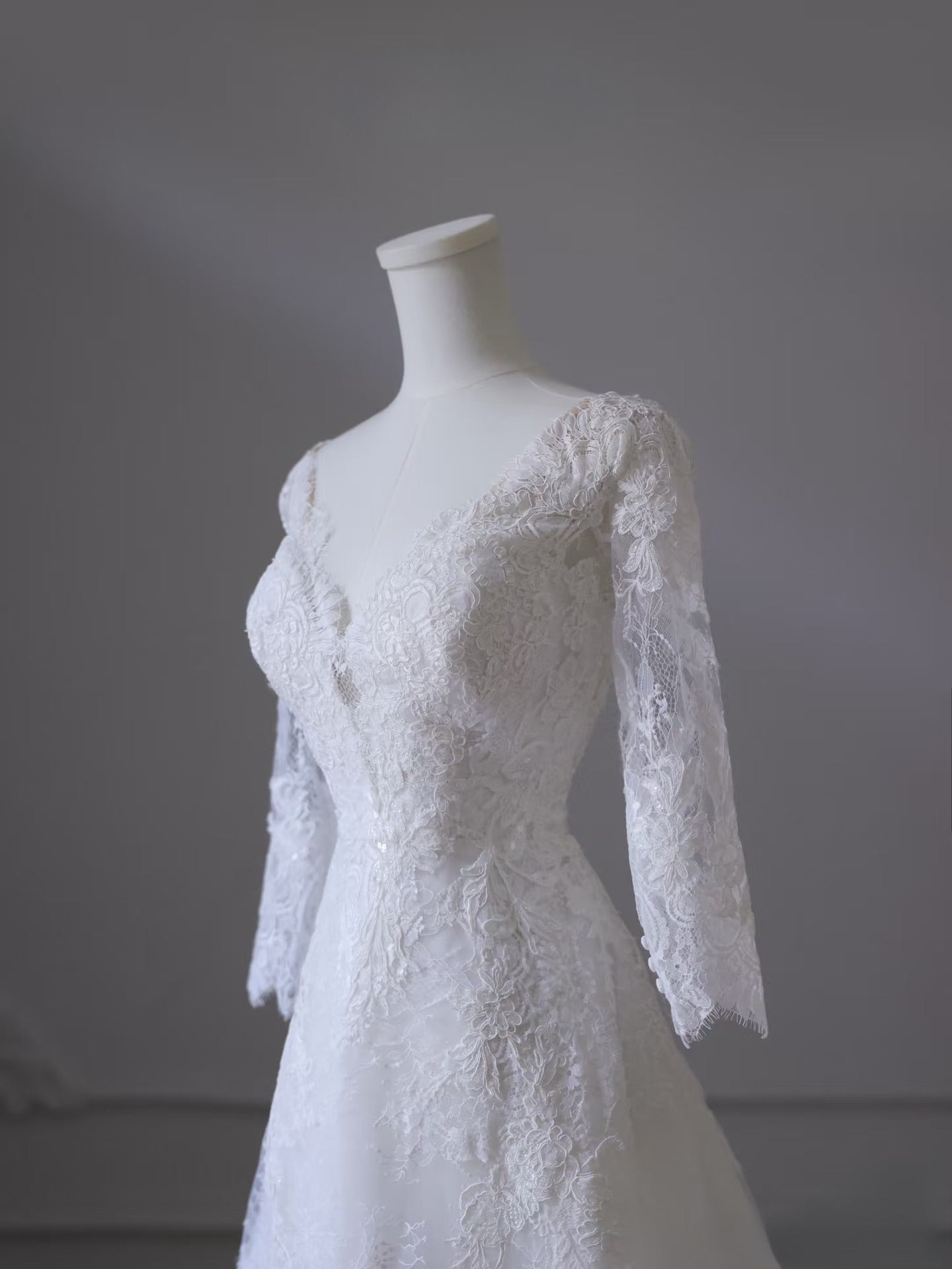 Timeless A line V Neckline Tulle White Lace Long Wedding Dress Bridal Dresses