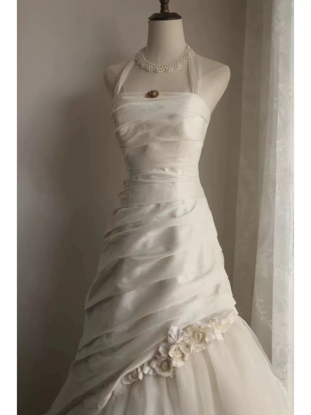 Chic Mermaid Halter Satin Ivory Long Wedding Dress Bridal Dresses