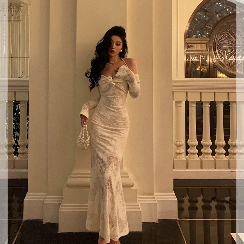 Gorgeous Mermaid V Neckline Long Sleeves Date Night Dress White Lace Prom Dresses Birthday Outfits