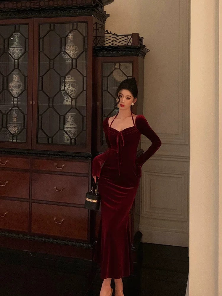Gorgeous Sheath Halter Long Sleeves Burgundy Velvet Date Night Dress Prom Dresses Birthday Outfit