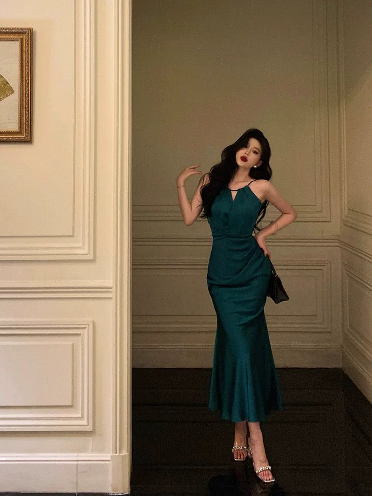 Classy Sheath Halter Sleeveless Green Silk Satin Prom Dresses Birthday Outfits