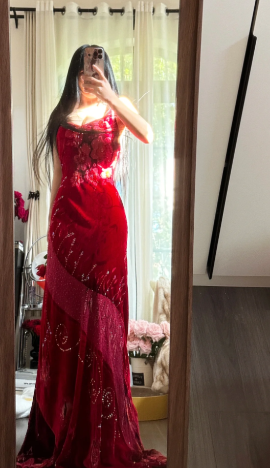 Unique Red Spaghetti Straps Velvet Sequin Mermaid Evening Dress Long Party Dresses