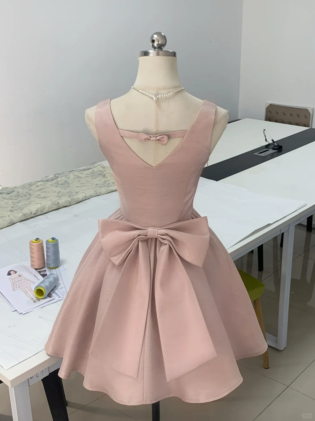 Sweet Pink Bow Square Neck Satin A Line Cocktail Dress Formal 7th Grade Homecoming Dress With Bow