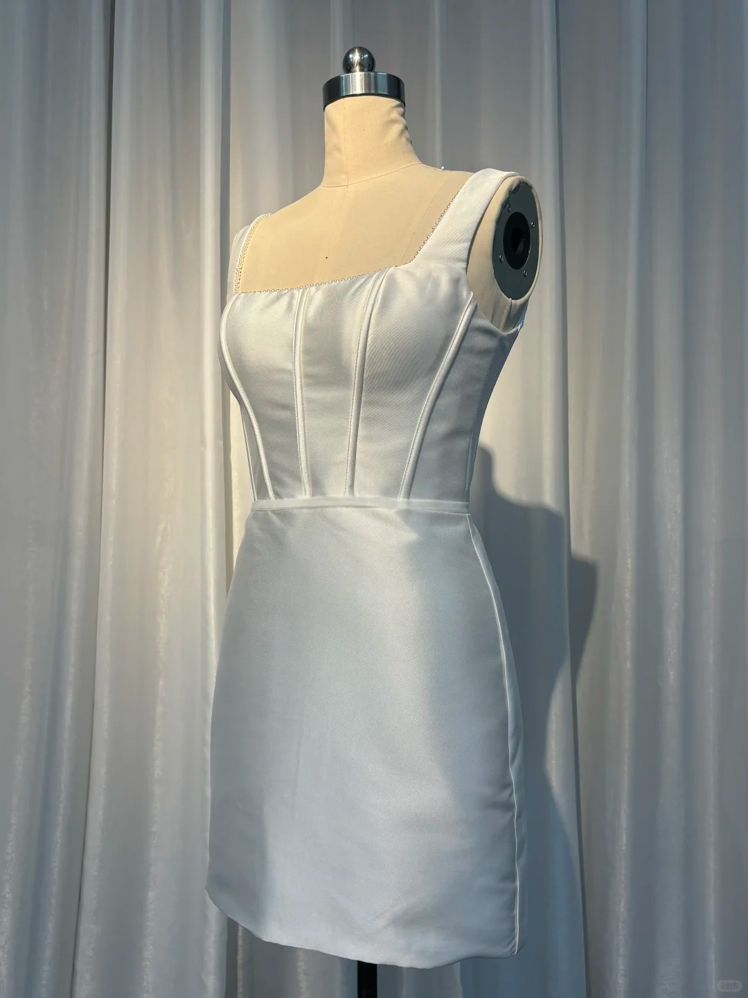 Sexy White Satin Sheath Short Cocktail Dress Homecoming Dress