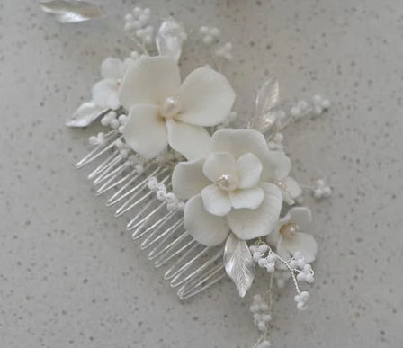 Porcelain Flower Leaf Hair Combs Clips Pearls Beaded Hairpins For Brides Women Headpieces Bridal Jewelry Wedding Accessories silver color a