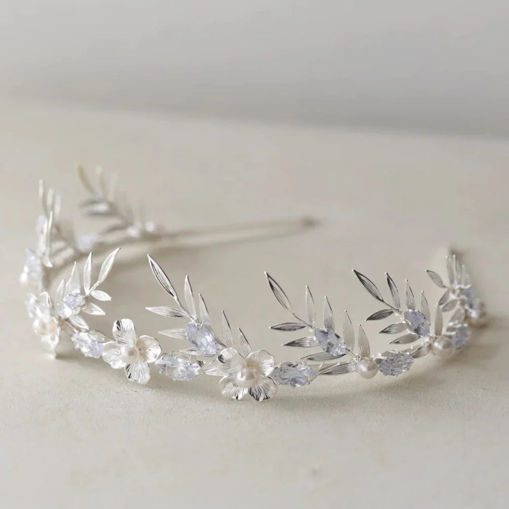 Bridal Hair Jewelry Pearl Crystal Tiara Headband Leaf Flower Headpiece For Brides Silver Color Headdress Wedding Accessories a