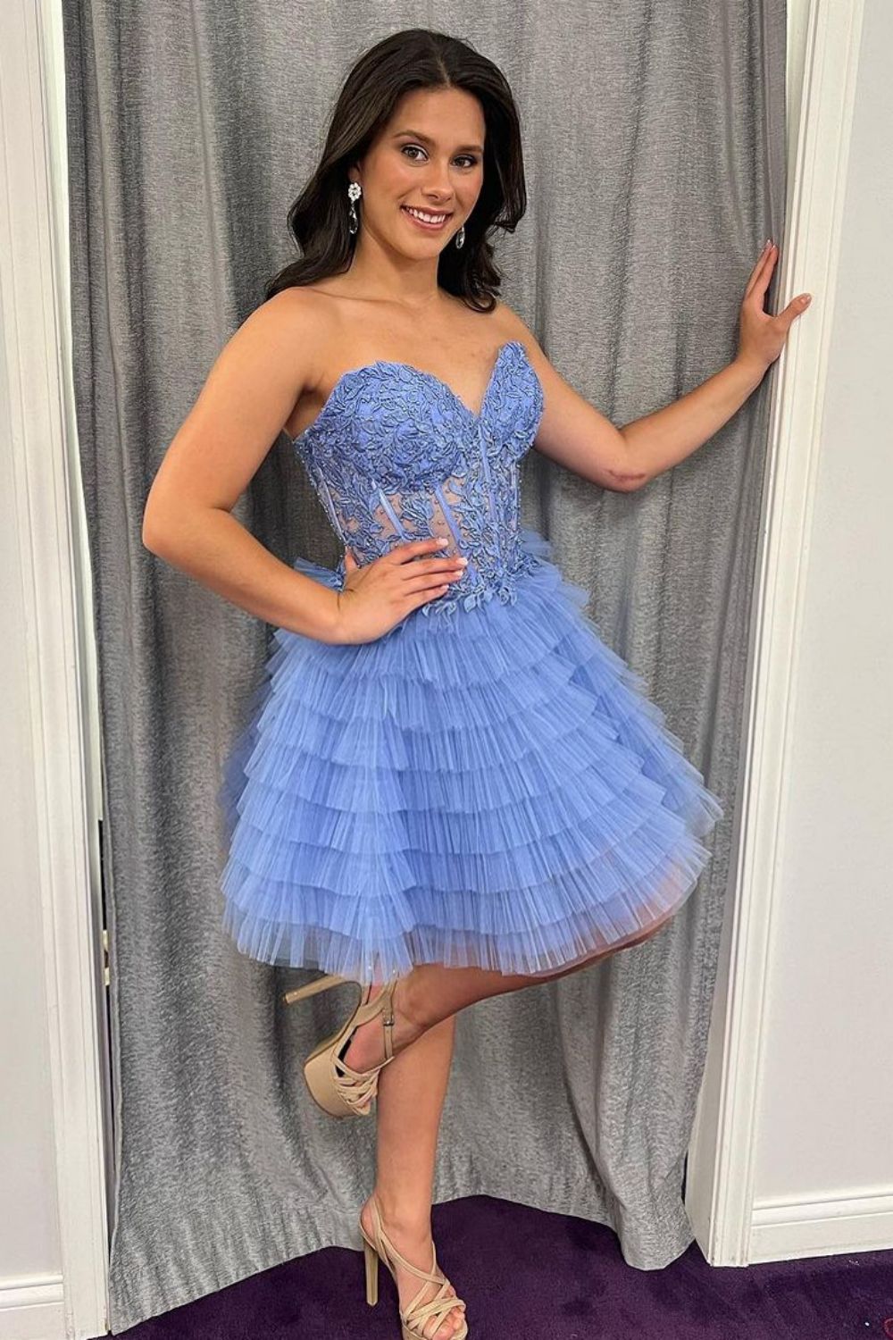 Red A-Line Sweeteart Lace Up Back Short Tulle Homecoming Dress