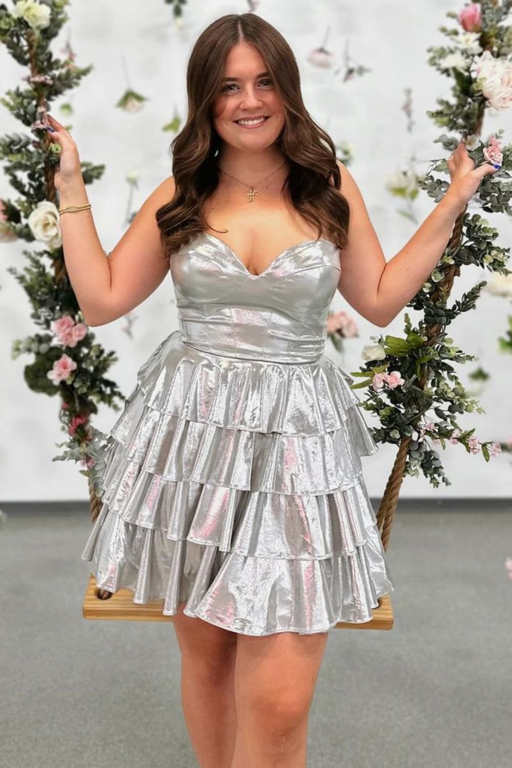 Stunning Gold A-Line Sweetheart Short Metallic Homecoming Dress
