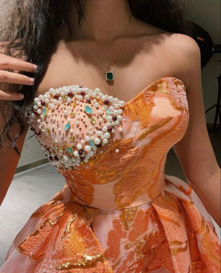 Luxurious Orange Tulle Print Floral Homecoming Dress Strapless Pearls Short Prom Dress