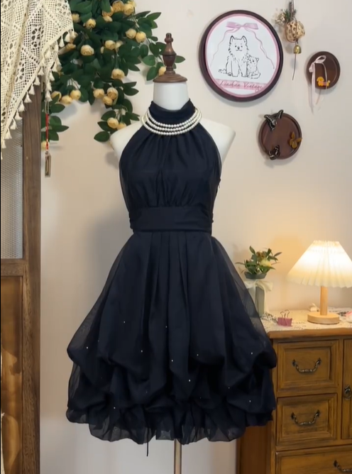 Pretty Halter Sleeveless Tulle Sequin Mini Prom Dress Black Homecoming Dress