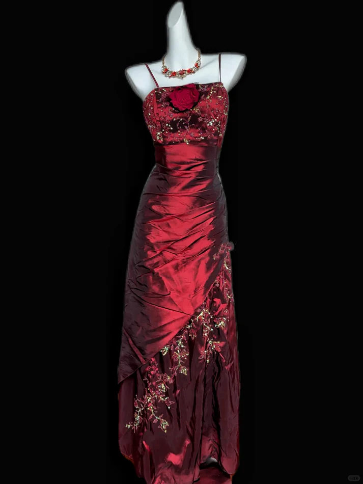 Vintage Spaghetti Straps Burgundy Satin Pleated Beaded Evening Dress Long Mermaid Party Dress