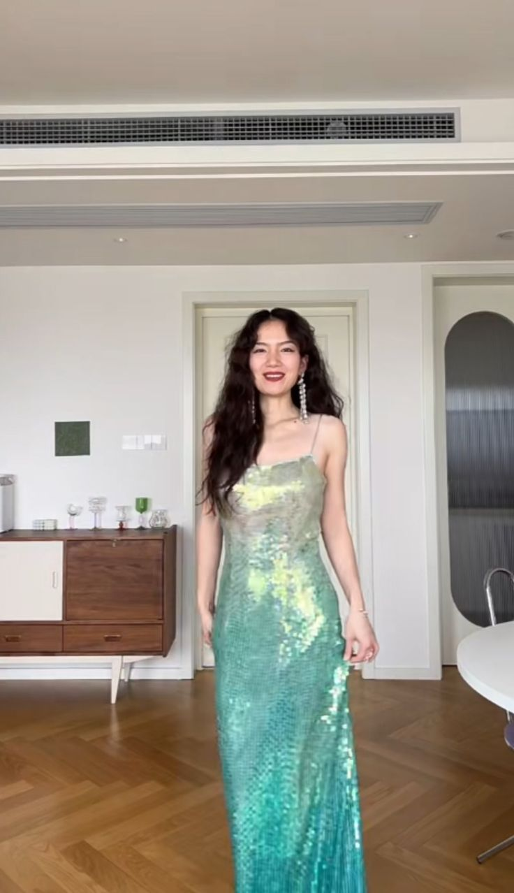 Sparkly Spaghetti Straps Ombre Green Sequin Mermaid Long Party Dress Evening Gown