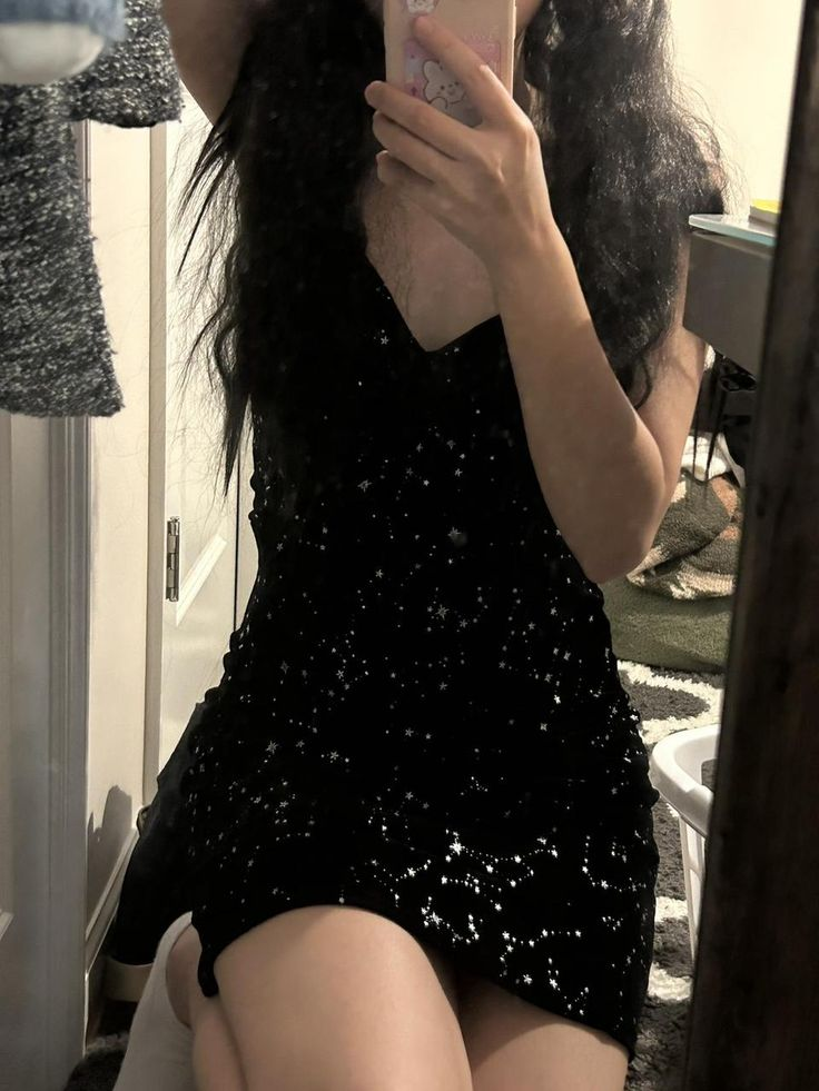Chic Spaghetti Straps Black Sequin Homecoming Dress Sheath Short Cocktail Dress