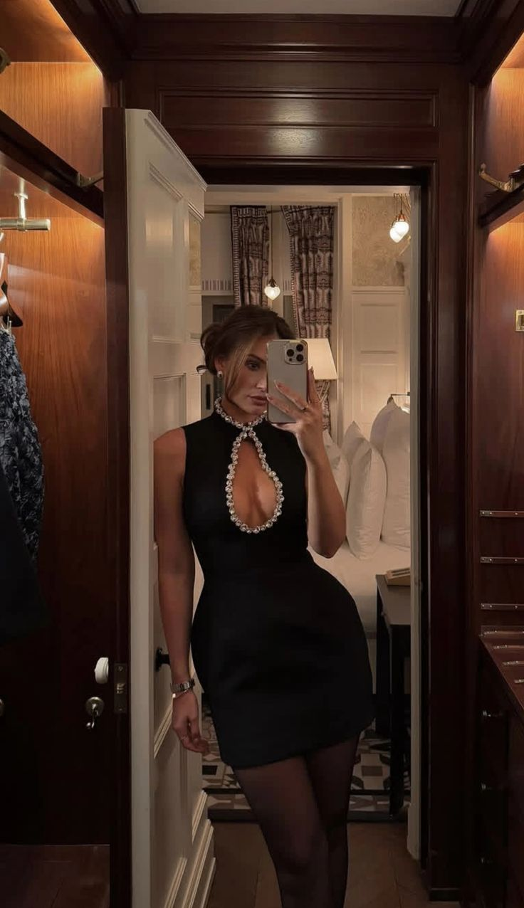 Elegant Black Sleeveless Satin Beaded Sheath Cocktail Dress Short Birthday Dress Homecoming Dress