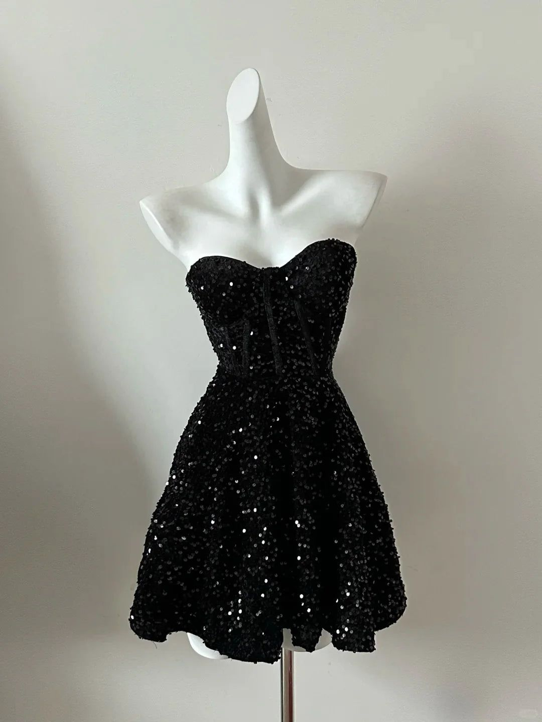 Charming A Line Strapless Sequin Homecoming Dress Black Short Graduation Dress 18th Birthday Party Dress