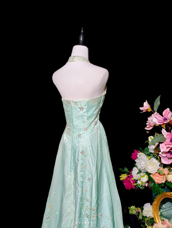 Chic Mint Green Halter Satin Tulle Embroidery Beaded Long Party Dress Evening Gown