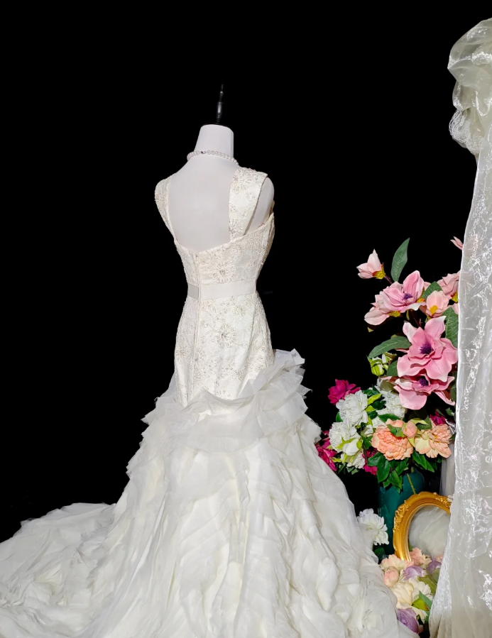 Pretty Spaghetti Straps Satin Appliques Beaded Tulle Pleated Mermaid Long Wedding Dress Bridal Dress