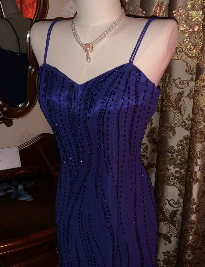 Gorgeous Spaghetti Straps V Neck Blue Satin Beaded Long Birthday Party Dress Formal Evening Gown