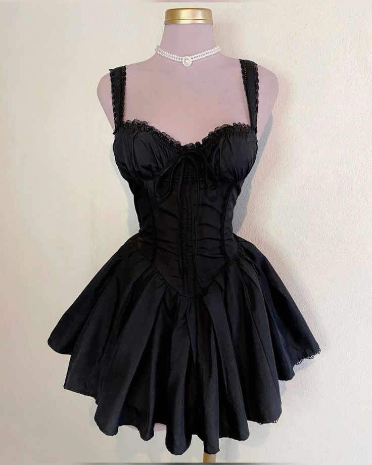 Elegant Black Sweetheart Neck Satin A Line Birthday Outfits Formal Graduation Homecoming Dress