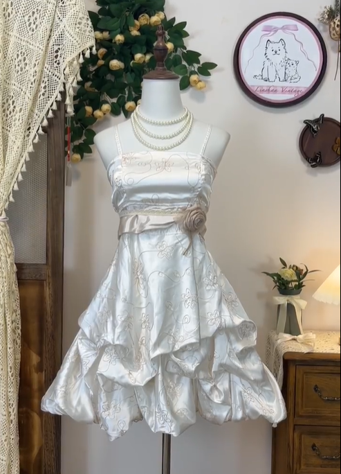 Vintage Spaghetti Straps Satin Flowers A Line Grade Homecoming Dress White Cocktail Dress