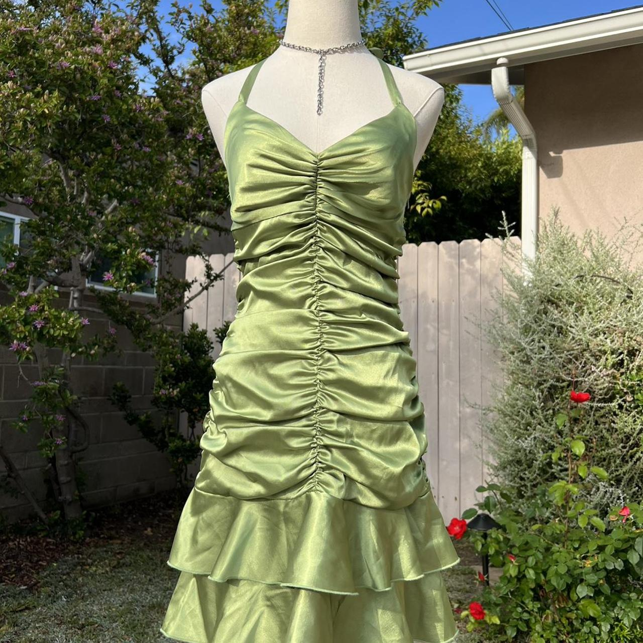 Chic Green Halter Satin Pleated Ruffles Short Party Dress Formal Graduation Homecoming Dress