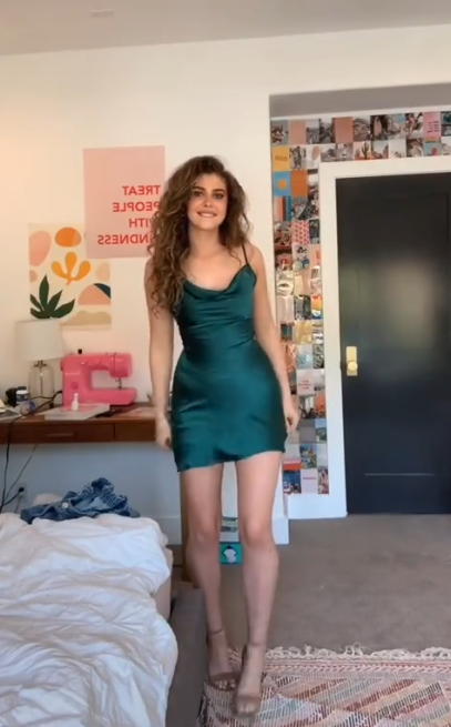 Simple Spaghetti Straps Green Satin Short Birthday Outfits Homecoming Dress