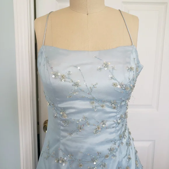 Elegant Light Blue Tulle Sequins Beaded Evening Dress Layered A Line Party Prom Dress