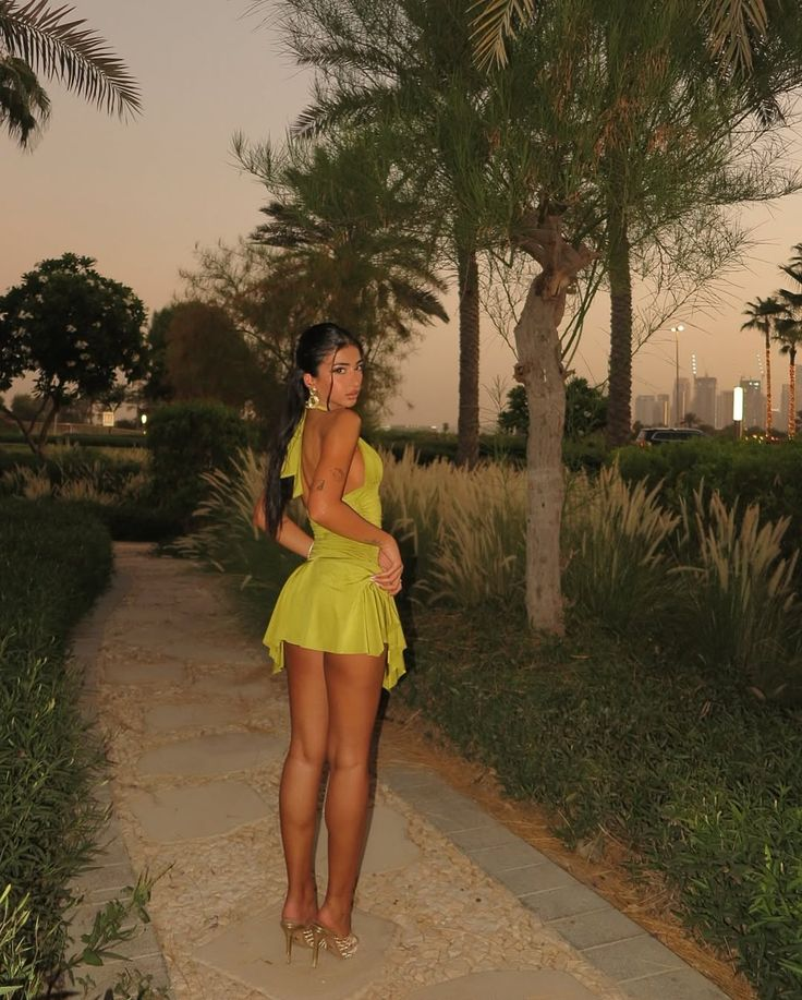 Sexy Halter V Neck Green Short Cocktail Dress Homecoming Dress