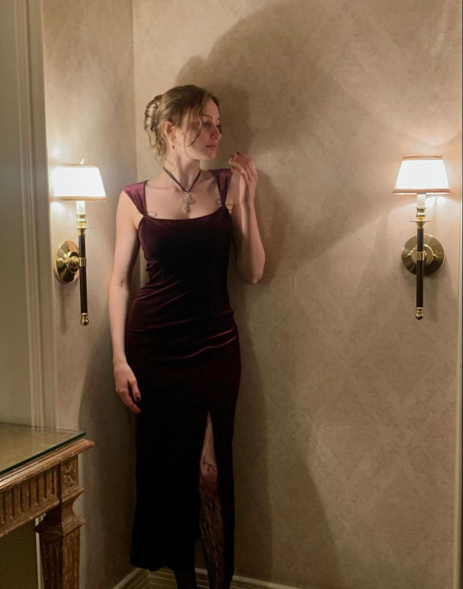 Vintage Burgundy Velvet Slit Mermaid Long Party Dress Formal Wedding Guest Dress