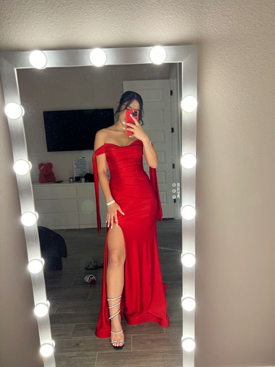 Red Elegant Off-the-shoulder Sleeveless Evening Dress