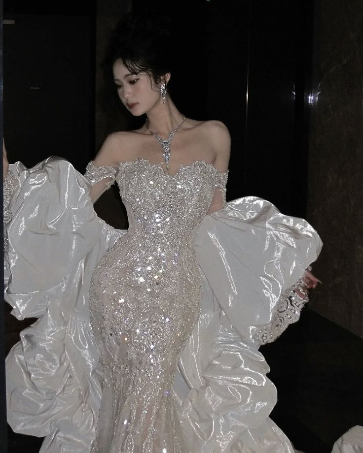 Gorgeous Off The Shoulder Tulle Lace Mermaid Long Wedding Dress Formal Bridal Dress With Cape