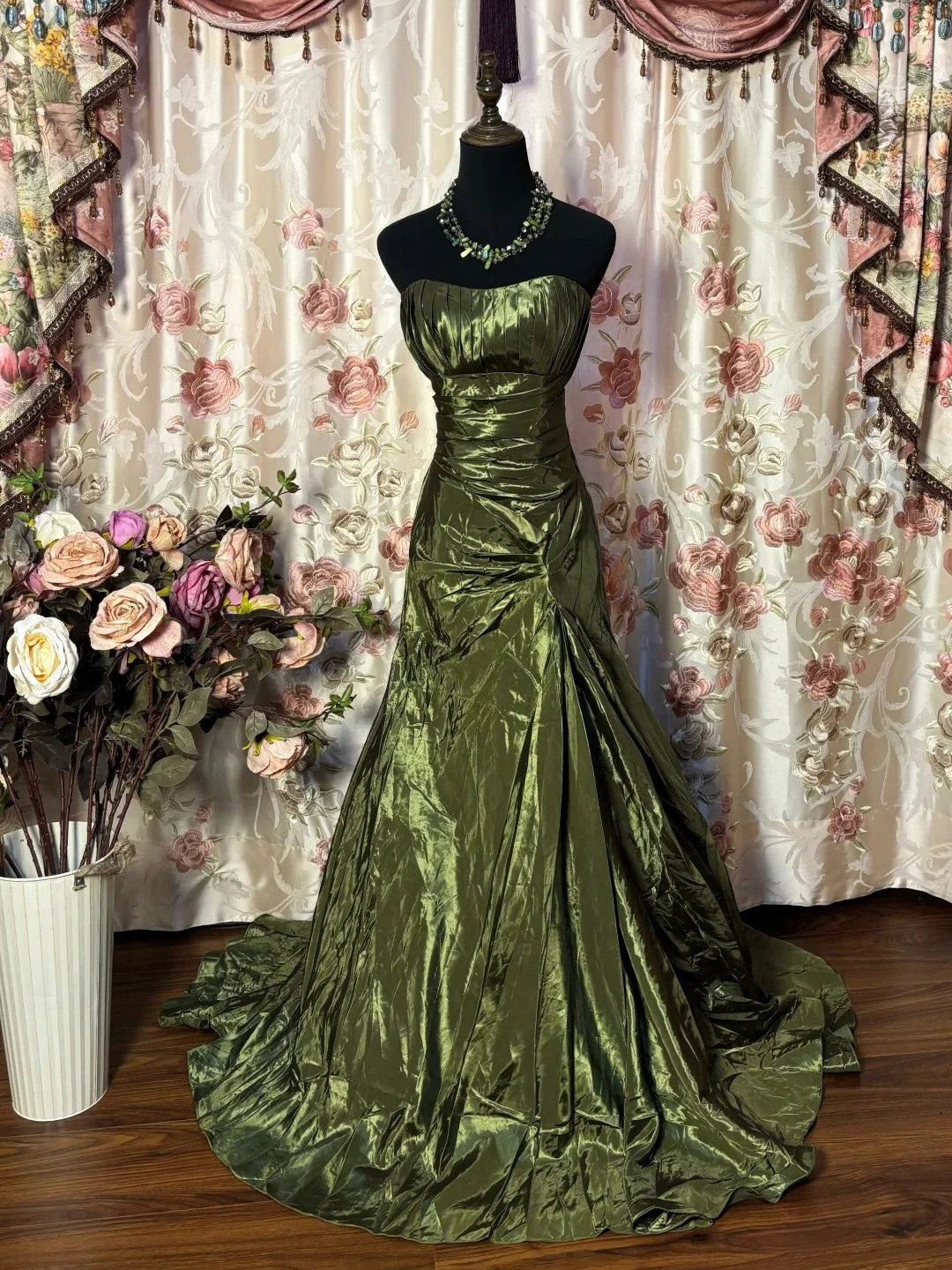 Elegant Olive Green Strapless Satin Pletaed Mermaid Long Wedding Guest Dress Formal Birthday Party Dress