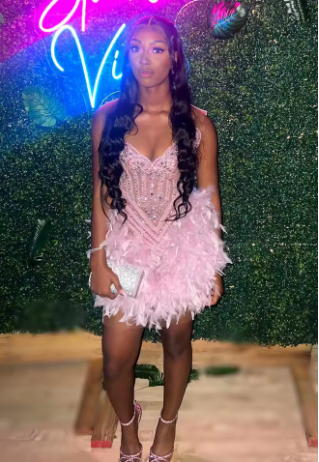 Luxury Feather Beaded Sweetheart Neckline Mini Cocktail Dress Pink Short Party Dress Homecoming Dress