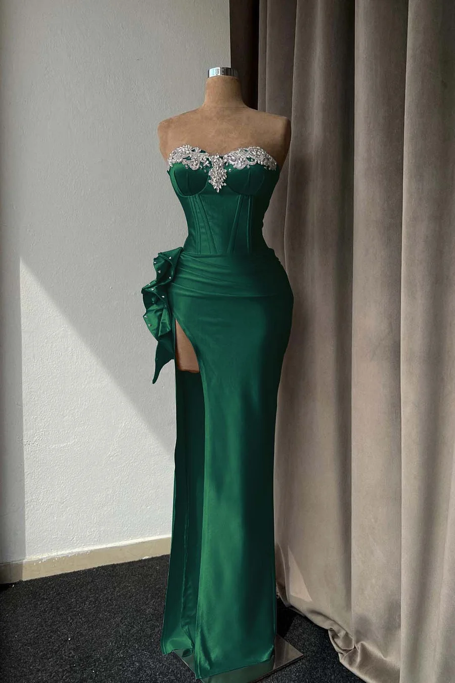 Luxurious Silver Strapless Beaded Slit Evening Dress Sheath Prom Dress