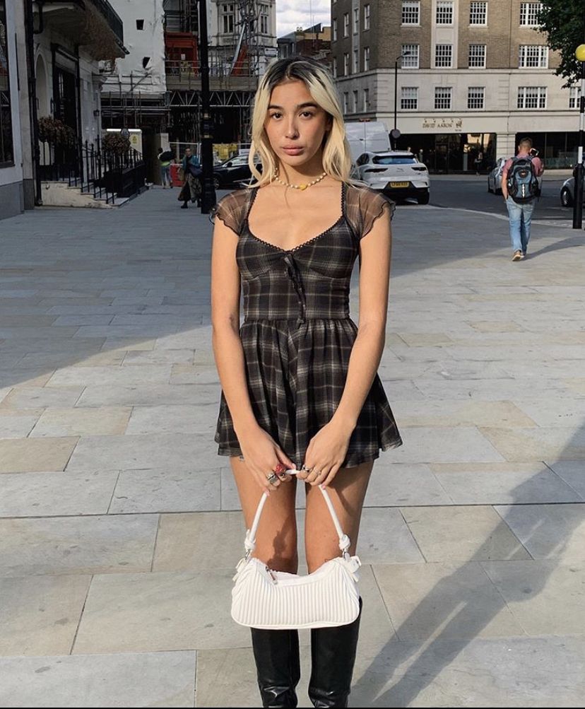 Retro Black Plaid Small Flying Sleeve Waist A-line 17th Birthday Homecoming Dress