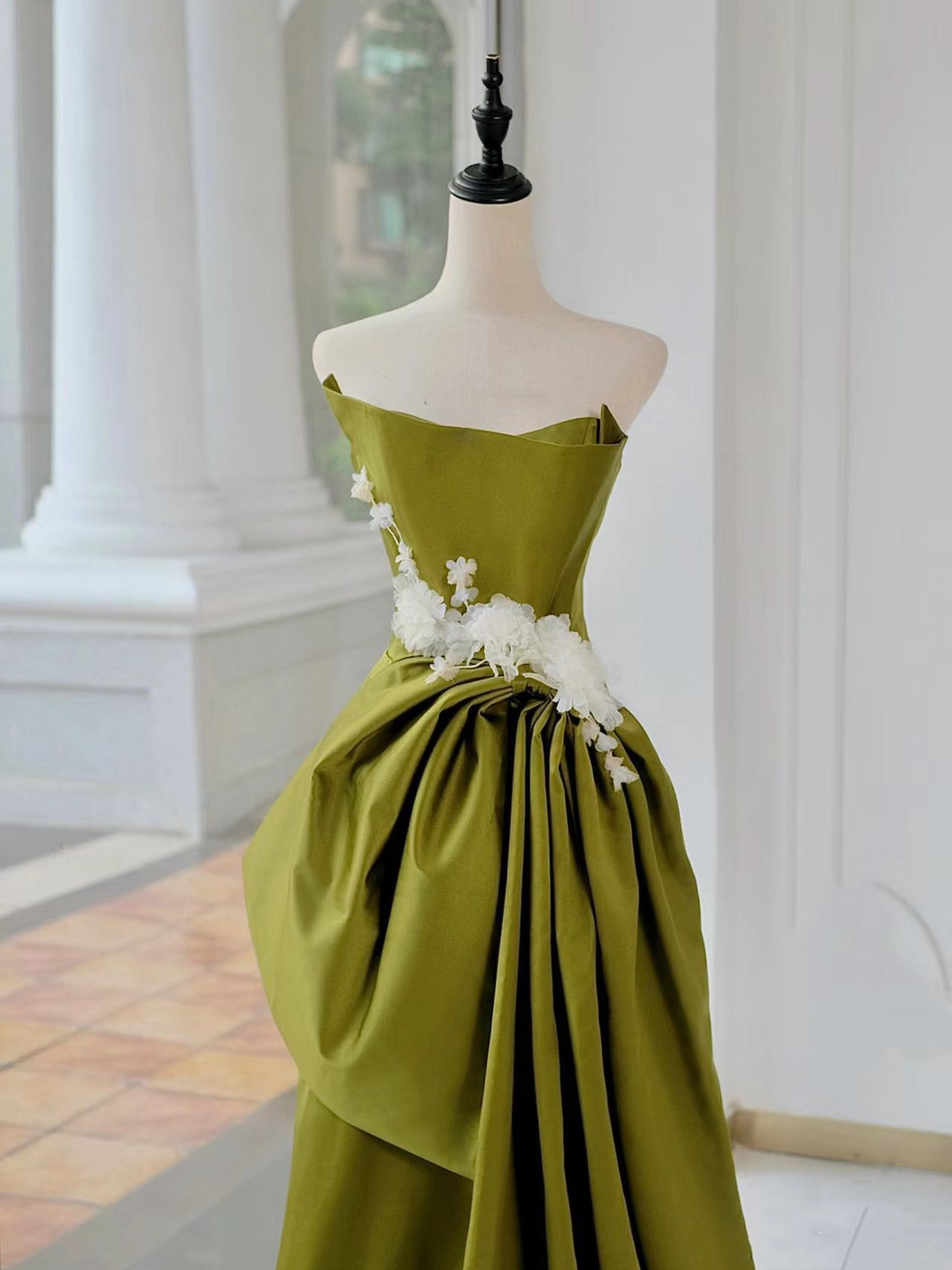 Chic Green Satin Strapless Appliques Prom Dress Long Party Evening Gown