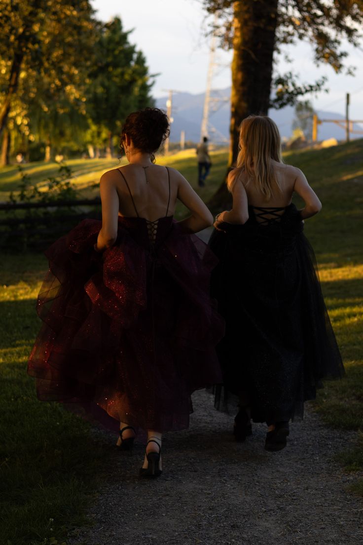 Vintage Burgundy Spaghetti Strap A-Line Multi-Layer Sequin Tulle Long Prom Dress Evening Dress