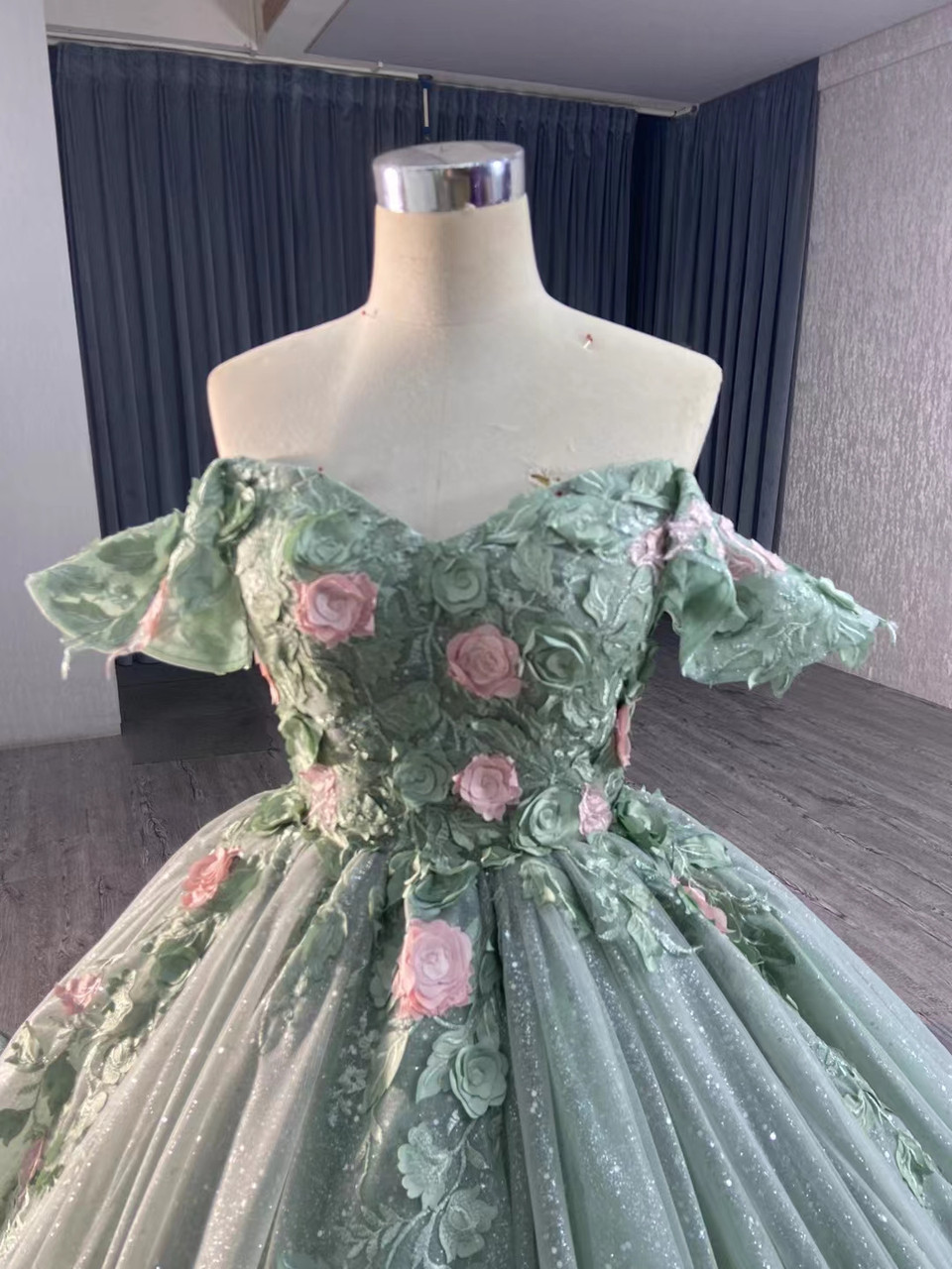 Shiny Green Ball Gown Tulle Appliques Sequins 3D Flower Sweet 16 Dress Prom Dress