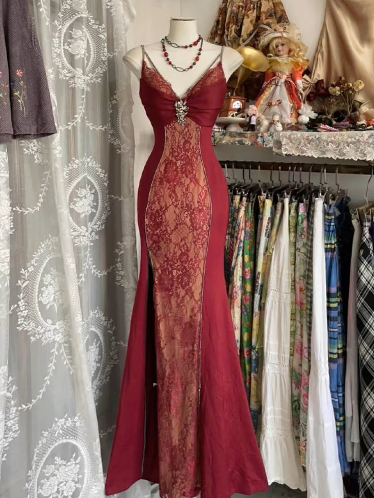 Vintage V Neck Lace Burgundy Long Prom Dress Mermaid Party Evening Gown