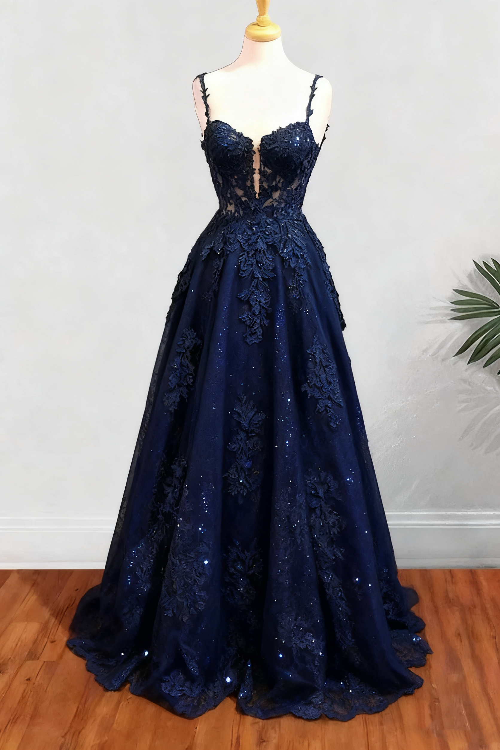 A-line Spaghetti Straps Long/Floor-Length Tulle Prom Dress With Beading Glitter Appliqued